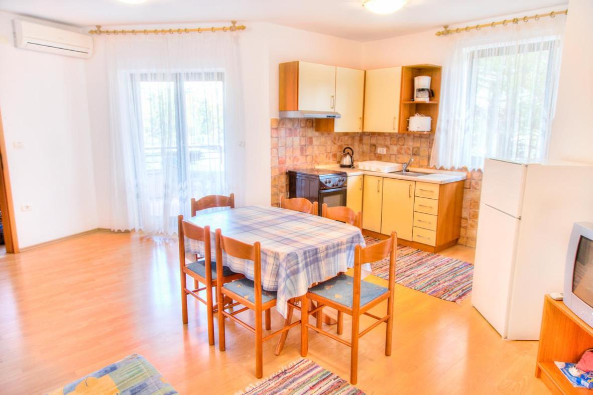 Apartment Josip 2011 Fažana エクステリア 写真