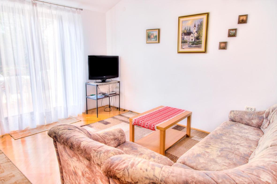 Apartment Josip 2011 Fažana エクステリア 写真