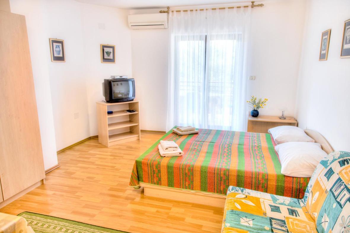 Apartment Josip 2011 Fažana エクステリア 写真