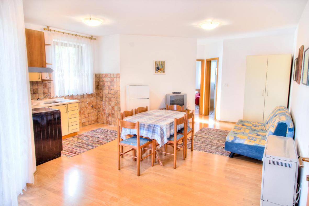 Apartment Josip 2011 Fažana エクステリア 写真
